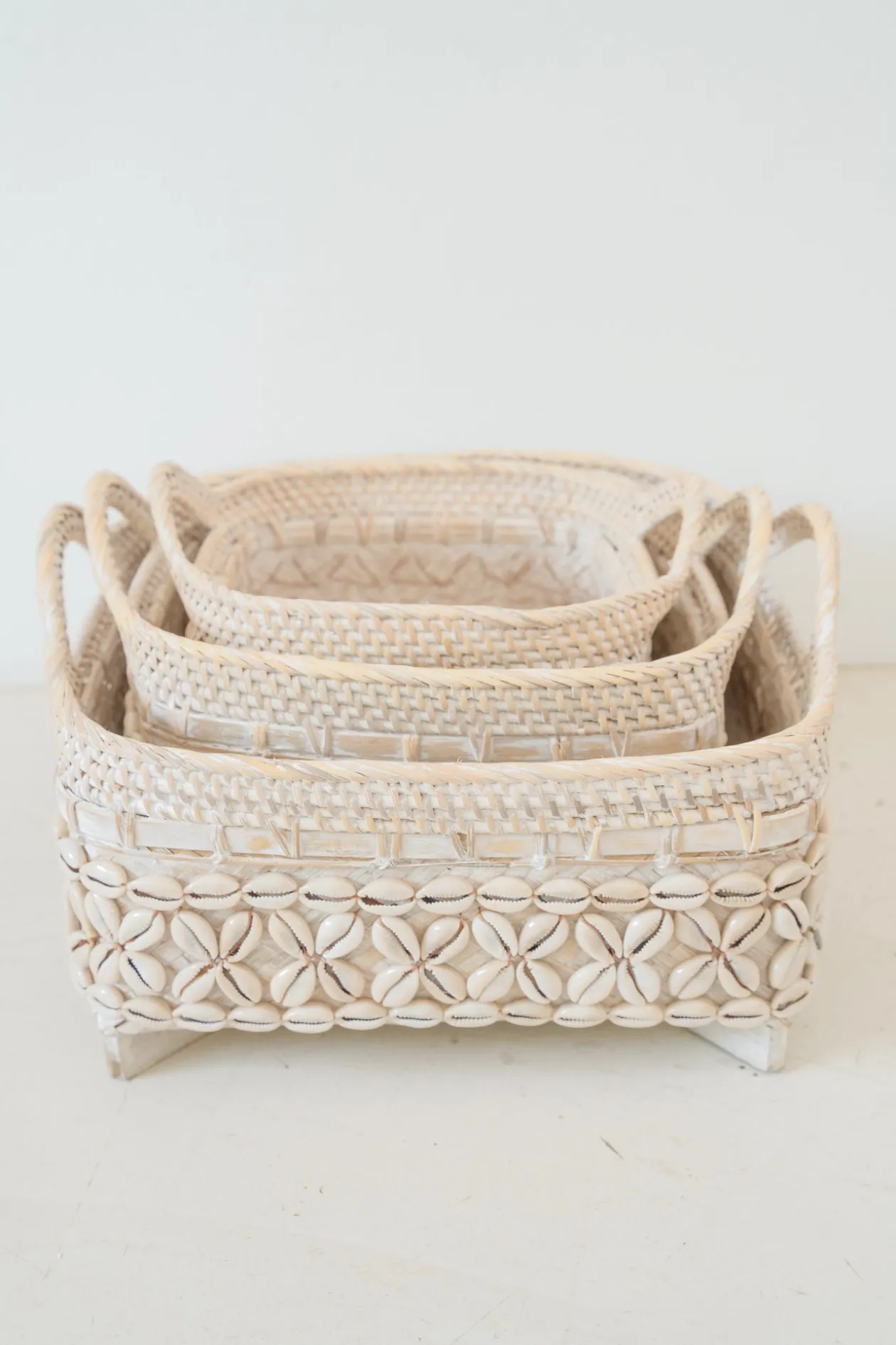 Basket Kerang Off White