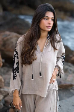 Blouse à broderie Esthetica Taupe