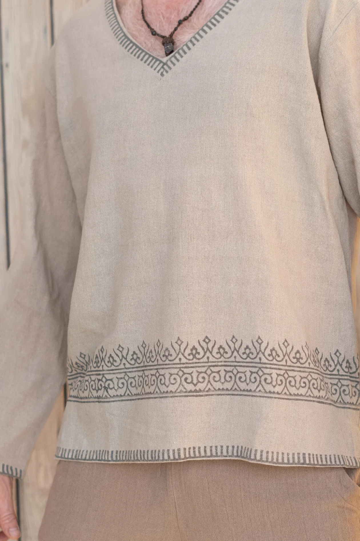 Chemise à col en V Raf Sand