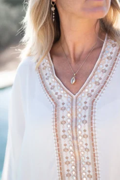 Collier en coquillage doré