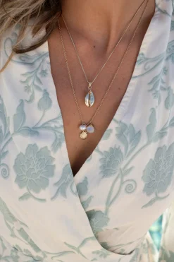 Collier en coquillage doré