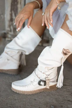 El Vaquero x IBZmode Noyra White