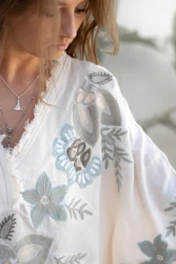 Poncho Alanza Floral Ivoire