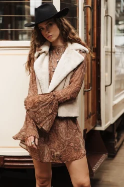 Robe Alara