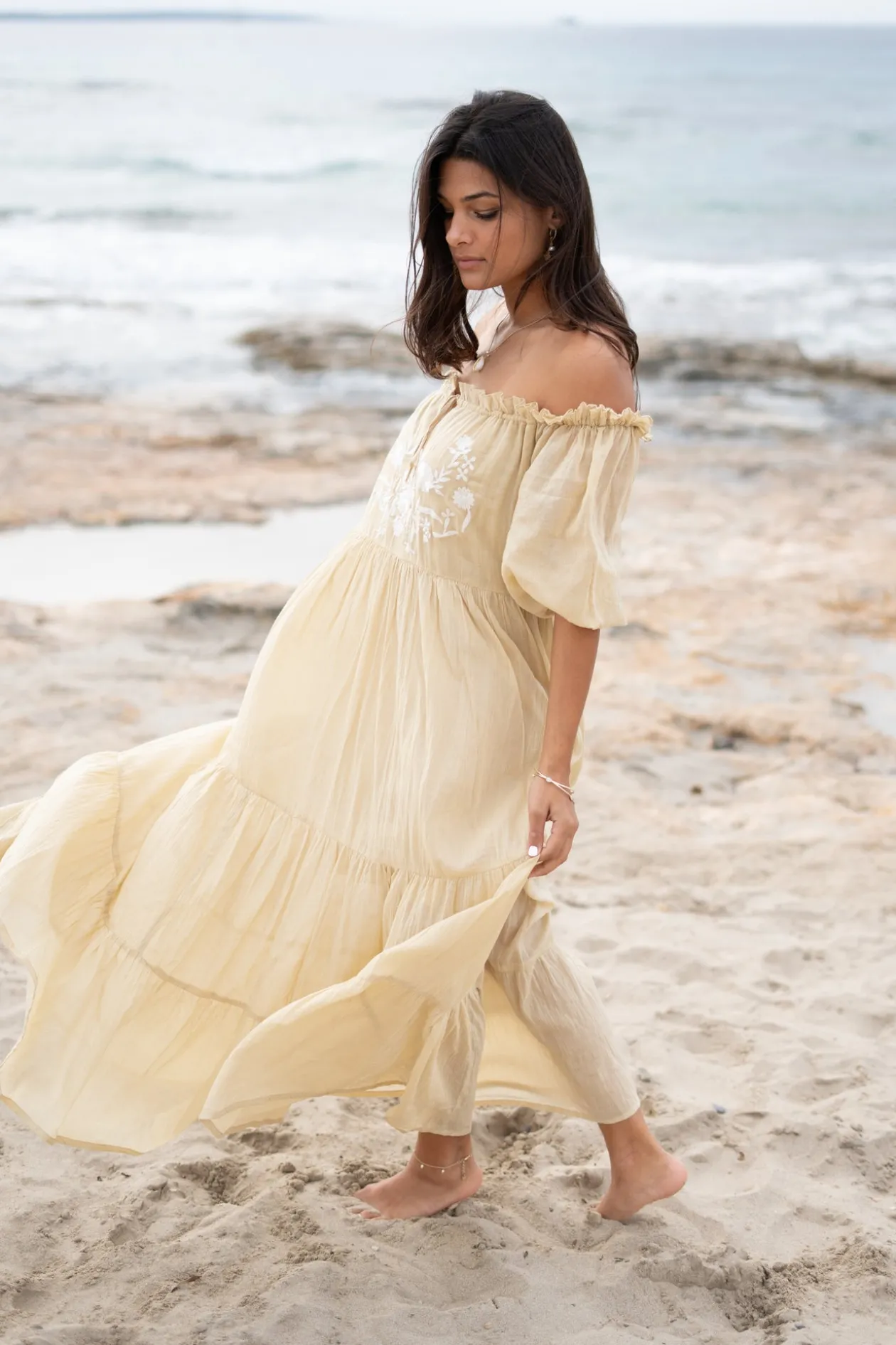 Robe Peralta Bordado Sand