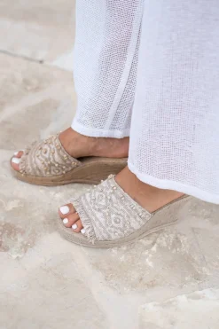 Wedge Resort Taupe